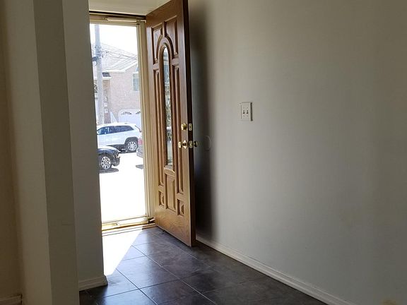 4th image of 15 Madison Ave