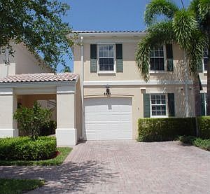 5461 Cove Circle Front View