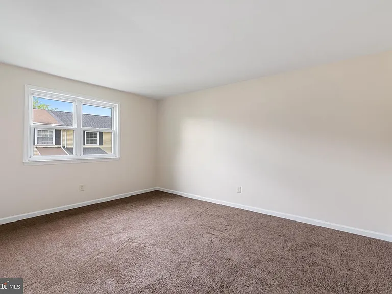 221 Washington Pl #221 — Photo 6