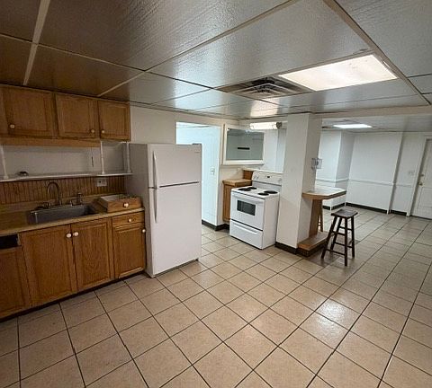 4th image of 49 Park Ave #2