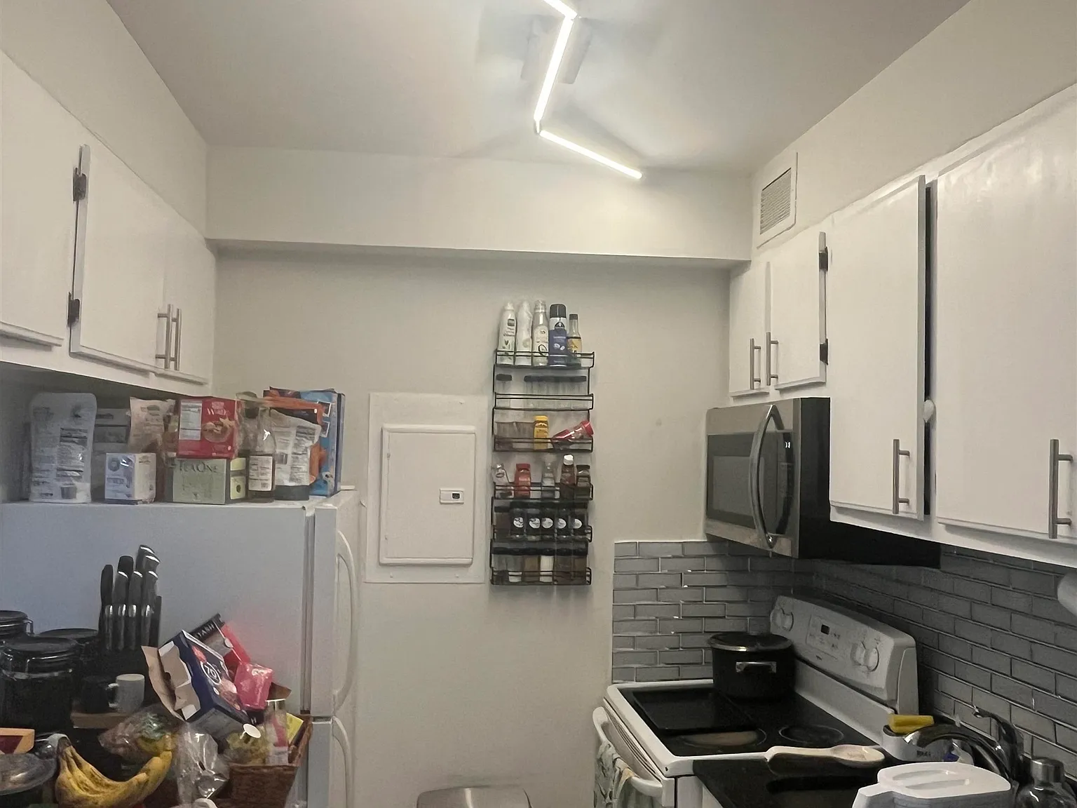 2 bed, 1.0 bath, $2,400 — Photo 4