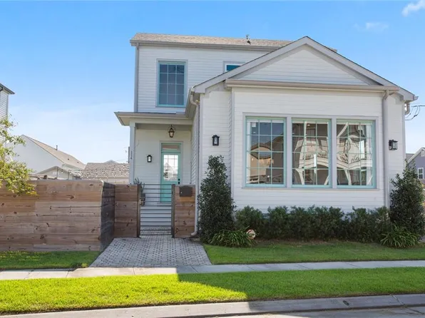 114H Hubbell Rd W, New Orleans, LA 70114