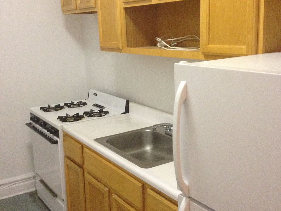 2nd image of 3402 Parsons Blvd