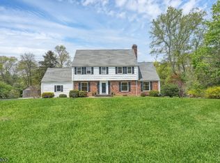 4 Fieldstone Dr, Basking Ridge, NJ 07920