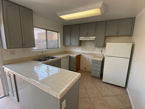 3rd image of 451 S Lincoln Ave