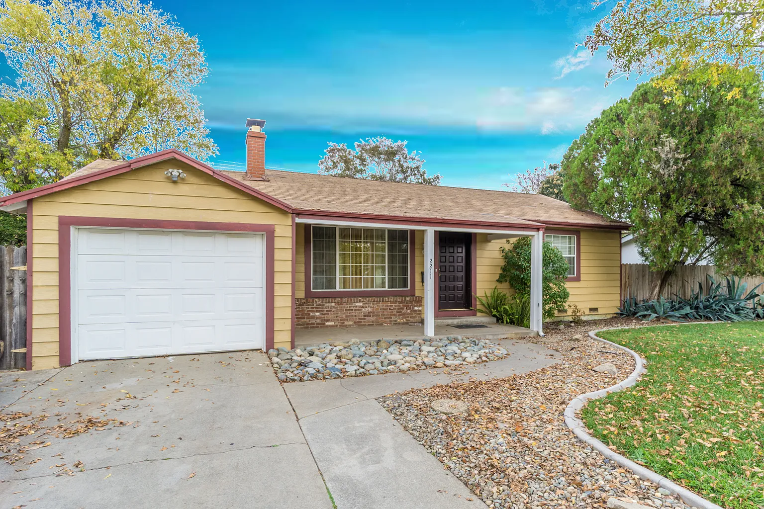 2211 Rainbow Ave photo 1