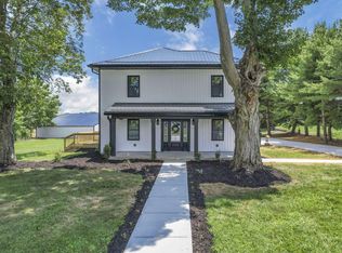 10123 Loop Rd, Etna, OH 43046