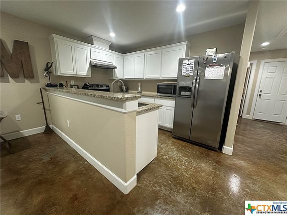 3rd image of 1316 Meadowview Dr