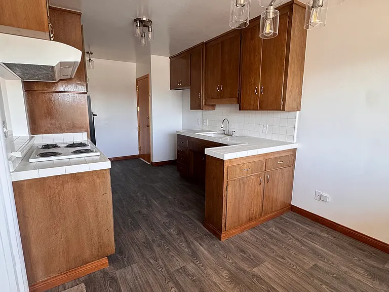 319 E Tamarack Ave #5 — Photo 4