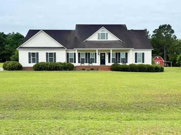 197 China Berry Ln, Moultrie, GA 31788