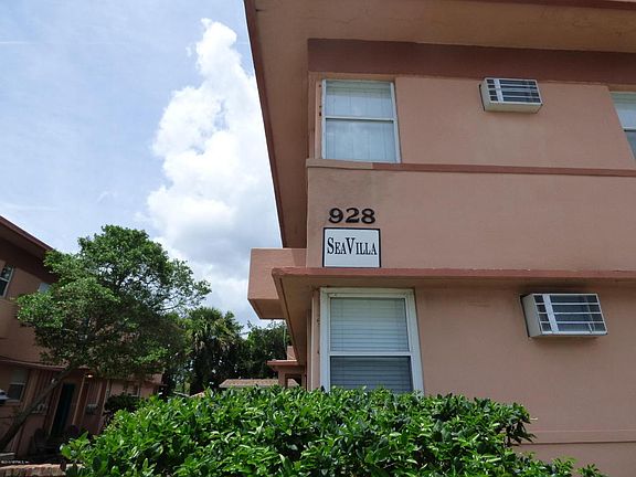2nd image of 928 2nd St N APT 4