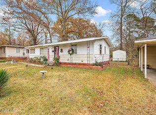 2914 Oak Forest Dr, Jackson, MS 39212