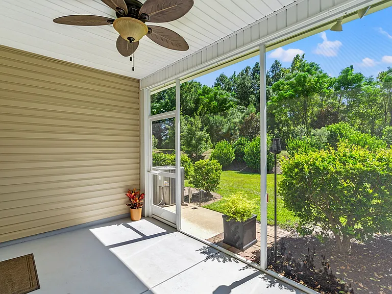257 Castle Dr — Photo 14