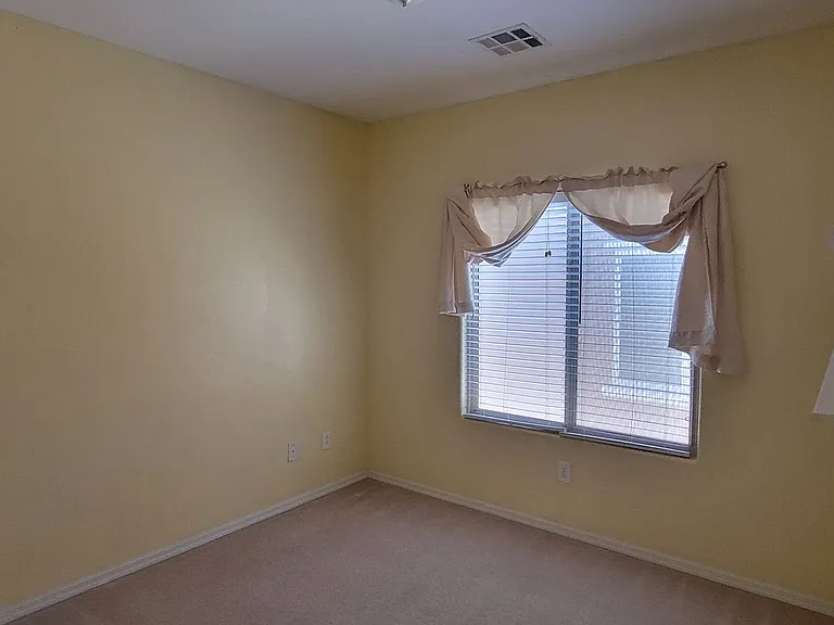 1342 Springdale Ln — Photo 27
