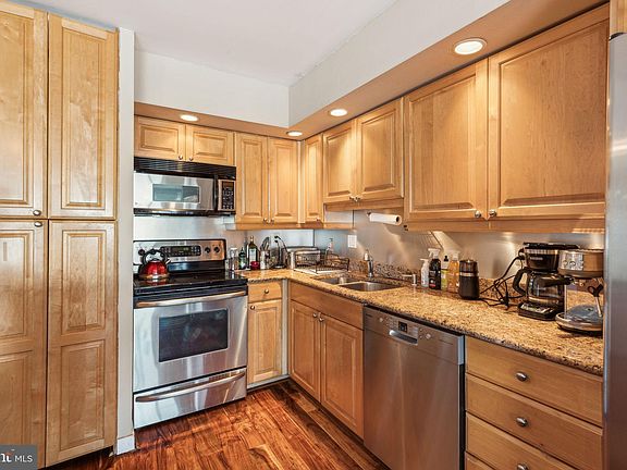 5th image of 200 Lombard St #811