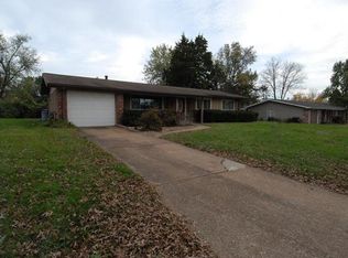 746 Burwick Ter, Manchester, MO 63021
