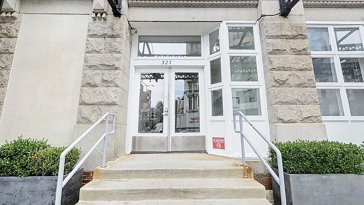 Rented by RHI Group | media 29