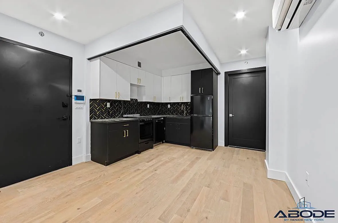 154 Lenox Road — Photo 4