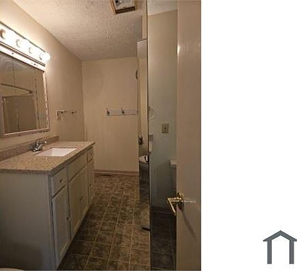 3rd image of 1595 Slaughter Rd #D