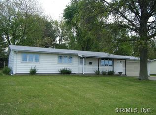 1250 Ellwood Dr, Breese, IL 62230