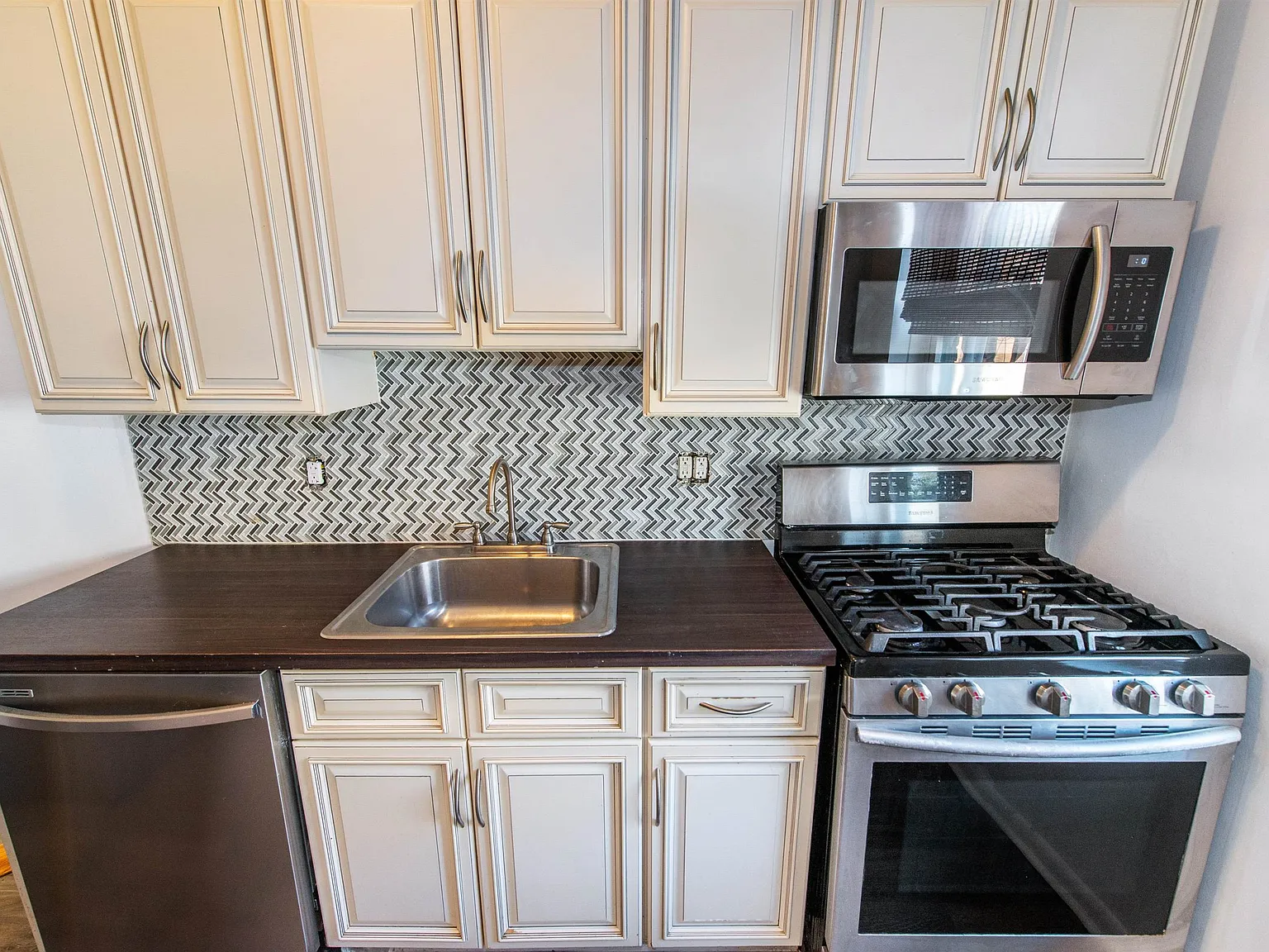 Highland Place Assoc — Photo 3