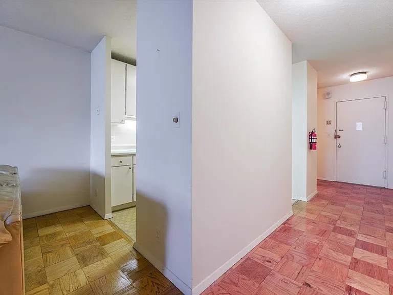 7002 Boulevard East #6H — Photo 7