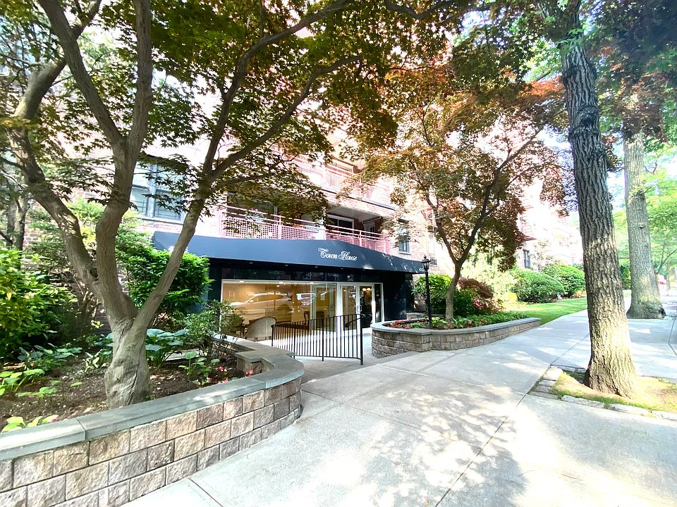1st image of 43-25 Douglaston Pkwy #2K