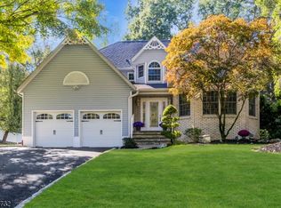 4 Erin Ct, Bridgewater, NJ