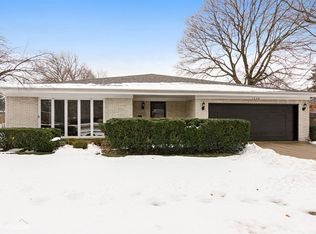 1539 W Lonnquist Blvd, Mount Prospect, IL 60056