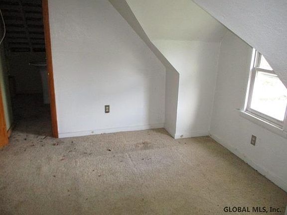2nd image of 37 Saratoga Blvd