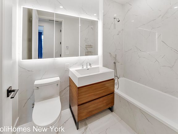 3rd image of 2141 46th St #3E