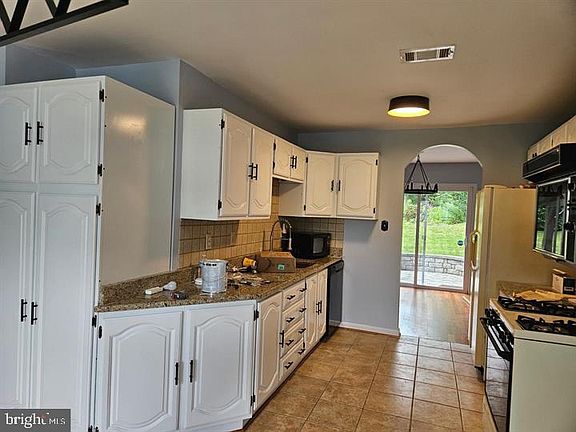 2nd image of 17404 Hughes Rd