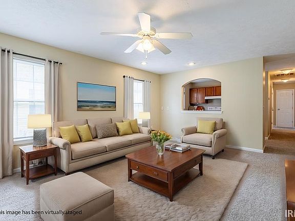5th image of 727 N Lindbergh Dr