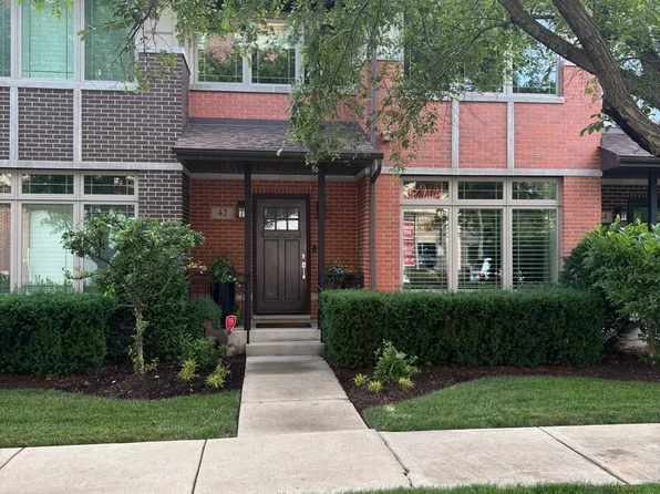 42 Meacham Ave, Park Ridge, IL 60068