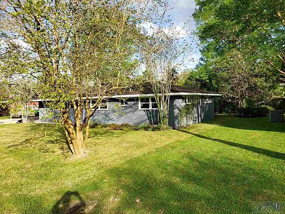 4th image of 807 Edgewood Dr