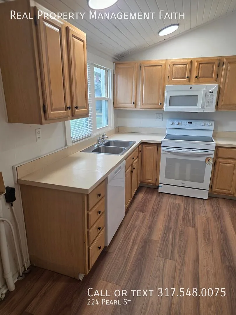 Duplex in Greenwood — Photo 3