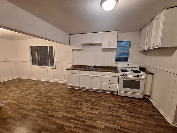 2nd image of 2134 Cincinnati Ave #2