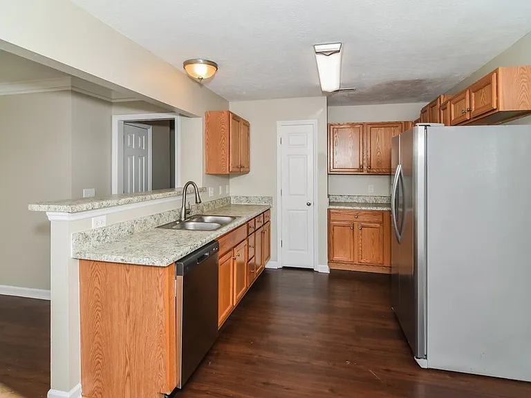 1449 Westview Dr — Photo 8