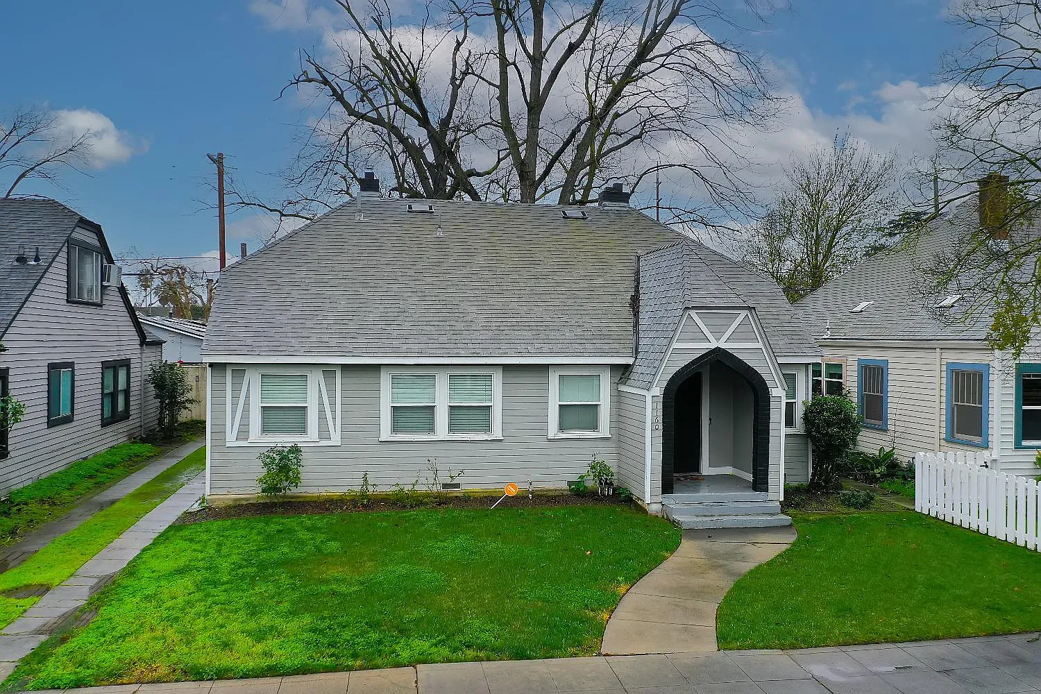 1160 W Elm St photo 1