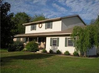 532 Meadow Rd, Burgettstown, PA 15021