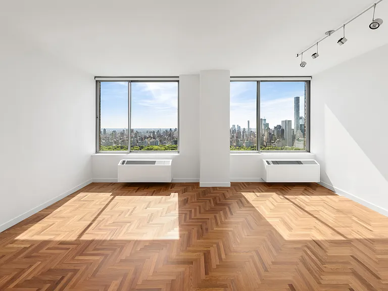 101 W 67th St #Penthouse 2B — Photo 4