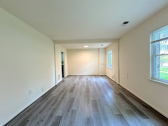 3rd image of 8848 Walutes Cir Suite E