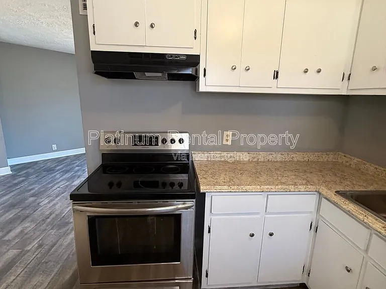 1502 Waverly Way #C-2 — Photo 8