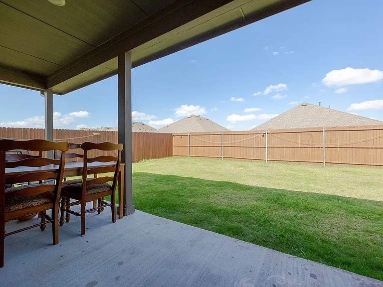 1205 Colonial Bluff Ln — Photo 34