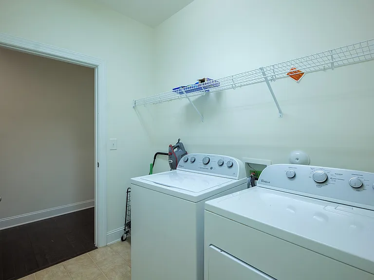 411 Alamosa Pl — Photo 74