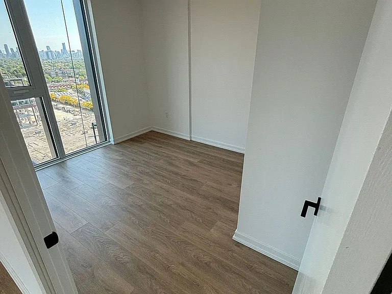 1285 Dupont St #1409 — Photo 8