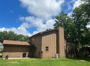 9748 Lincoln Ave, Clive, IA 50325