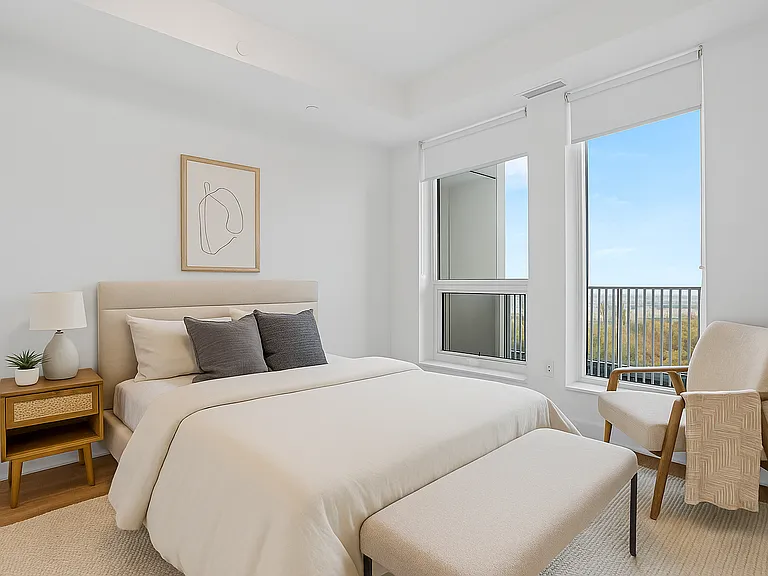3240 William Coltson Ave — Photo 32