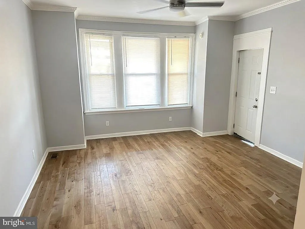 2 bed, 2600 sqft, $1,900 — Photo 3