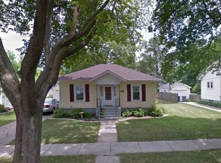 1051 Saint John St, Elgin, IL 60120